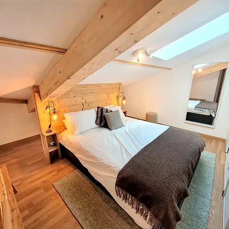 Duplex 4 Chambres, Balcon, Double Garage, - Fr-1-598-166 *